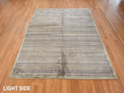 Modern / Contemporary hand-knotted silk rug in Gray & Beige, 7'11" x 10'4" — SKU O078584 (view 3)