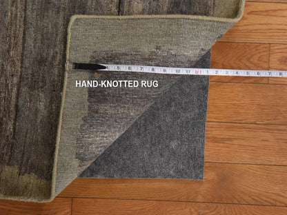 Modern / Contemporary hand-knotted silk rug in Gray & Beige, 7'11" x 10'4" — SKU O078584 (view 7)