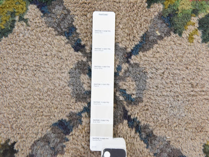 Savonnerie Antique hand-knotted wool rug in Ivory & Green, 8'2" x 11'2" — SKU O078617 (view 6)