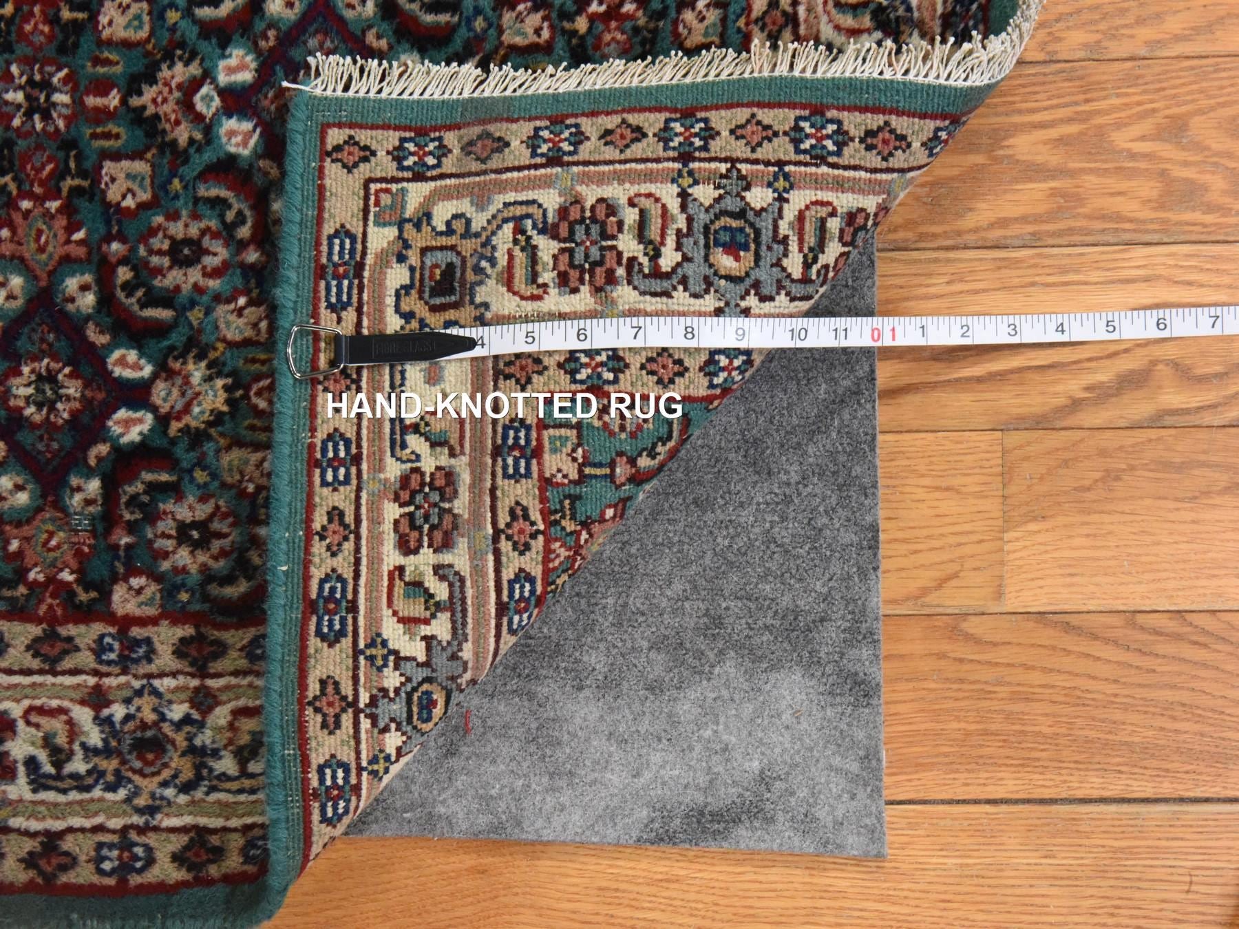 Vintage hand-knotted wool runner in Green & Ivory, 2'5" x 9'6" — SKU O078625 (view 6)
