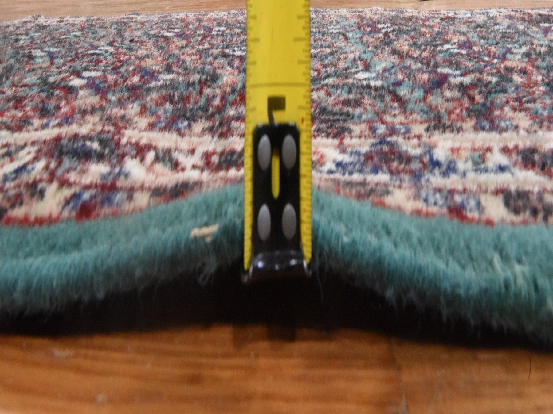 Vintage hand-knotted wool runner in Green & Ivory, 2'5" x 9'6" — SKU O078625 (view 7)