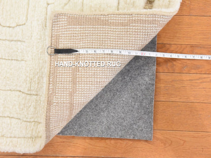 Ivory 2'0" x 3'0" Modern and Contemporary Hand knotted Wool Rug - Sku: O078646