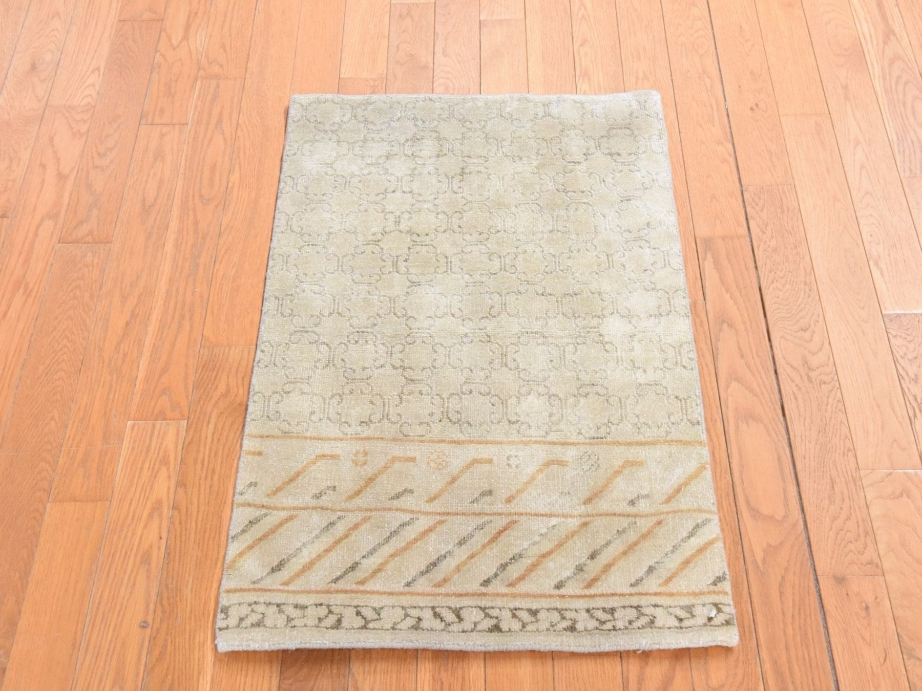 Khotan Silk hand-knotted silk rug in Ivory, 2'1" x 3'0", SKU O078647