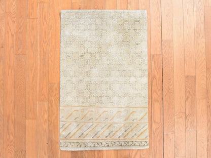 Khotan Silk hand-knotted silk rug in Ivory, 2'1" x 3' — SKU O078647 (view 8)