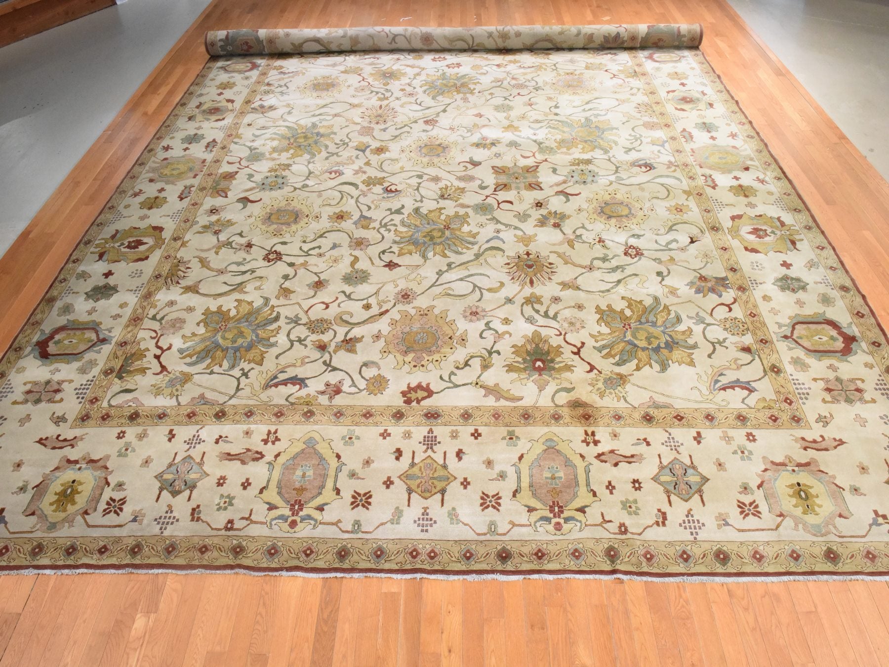 Ivory 16'7" x 27'0" Oushak And Peshawar Hand knotted Wool Rug - Sku: O078658