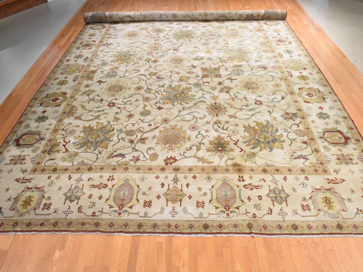 Sultanabad Oushak hand-knotted wool rug in Ivory, 16'7" x 27' — SKU O078658