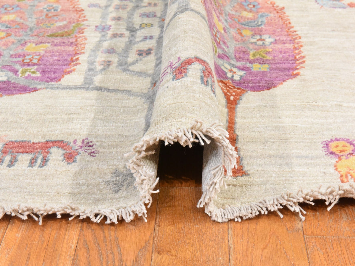 Transitional hand-knotted wool rug in Ivory, 11'6" x 14'6" — SKU O078659 (view 9)