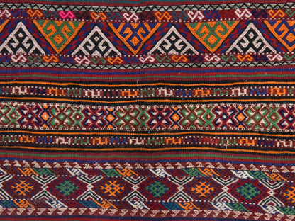 Soumak Flat-Weave hand-knotted wool rug in Red, 6'1" x 10'5" — SKU O078661 (view 5)