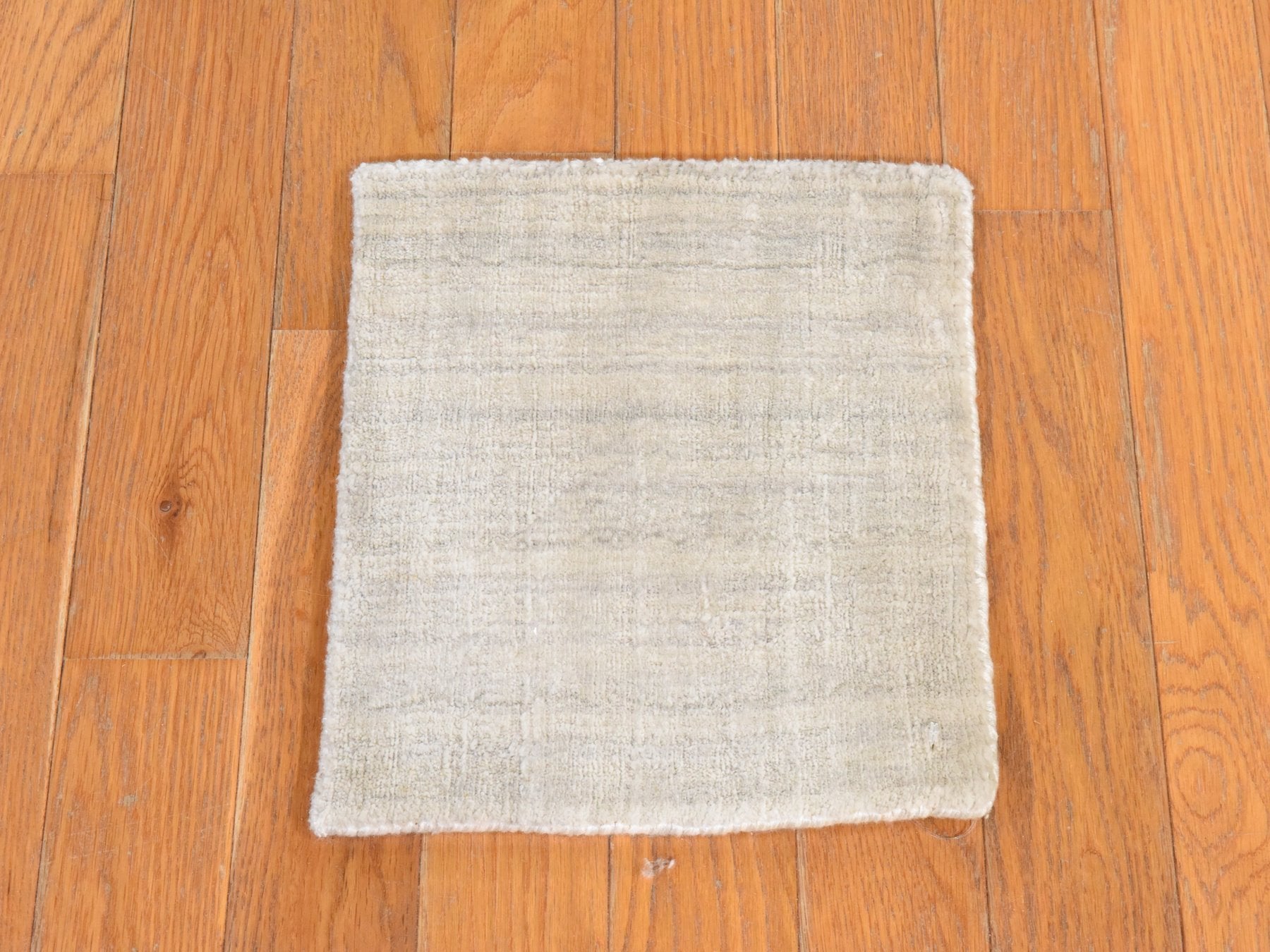 Ivory 1'0" x 1'0" Modern and Contemporary Handloom Wool/Silk Rug - Sku: O078662