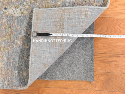 Modern / Contemporary hand-knotted wool/silk rug in Gray, 8' x 9'10" — SKU O078665 (view 7)