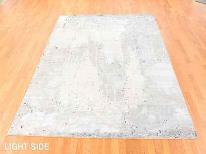 Modern / Contemporary hand-knotted wool/silk rug in Gray, 7'9" x 10'3" — SKU O078669 (view 3)
