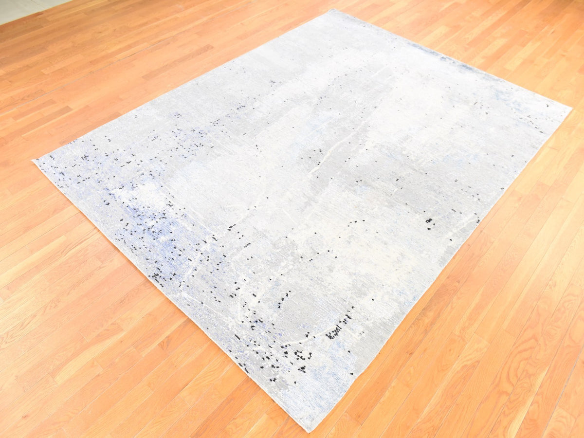 Modern / Contemporary hand-knotted wool/silk rug in Gray, 7'9" x 10'3" — SKU O078669 (view 4)