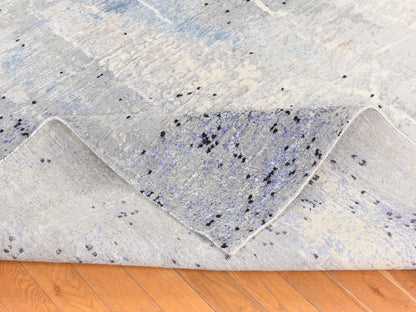 Modern / Contemporary hand-knotted wool/silk rug in Gray, 7'9" x 10'3" — SKU O078669 (view 8)
