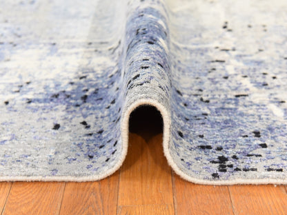 Modern / Contemporary hand-knotted wool/silk rug in Gray, 7'9" x 10'3" — SKU O078669 (view 9)