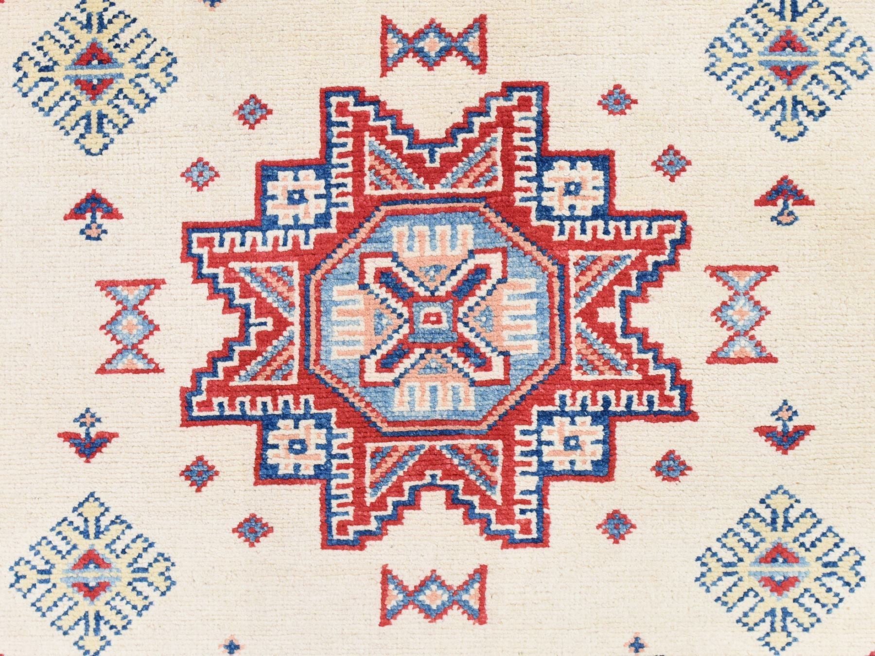 Kazak Kazak hand-knotted wool rug in Ivory, 3'10" x 6' — SKU O078670 (view 4)