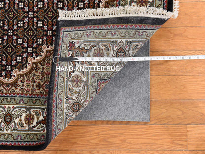 Black 4'0" x 6'0" Fine Oriental Hand knotted Wool Rug - Sku: O078681