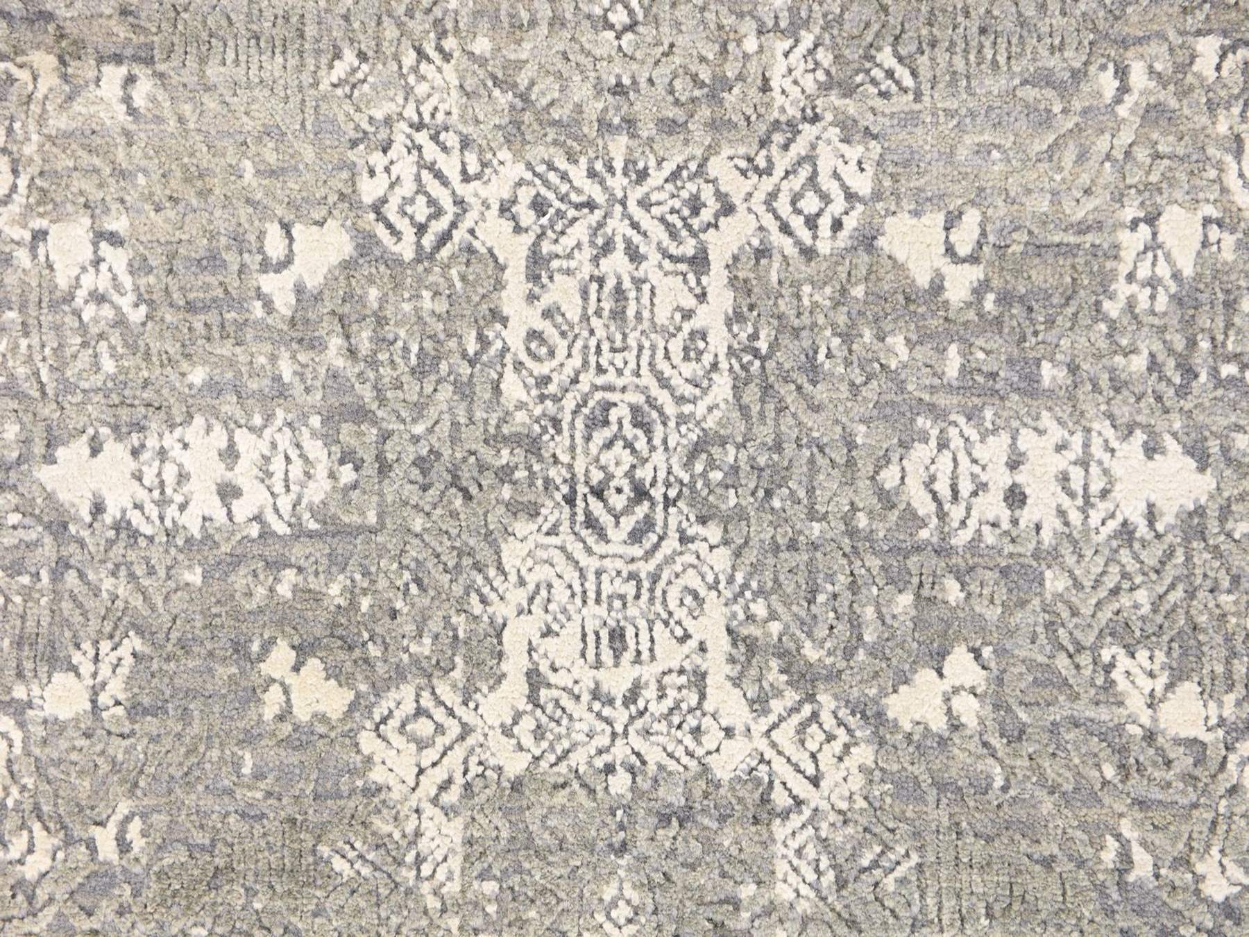 Transitional hand-knotted wool/silk rug in Gray, 6' x 6' — SKU O078694 (view 4)
