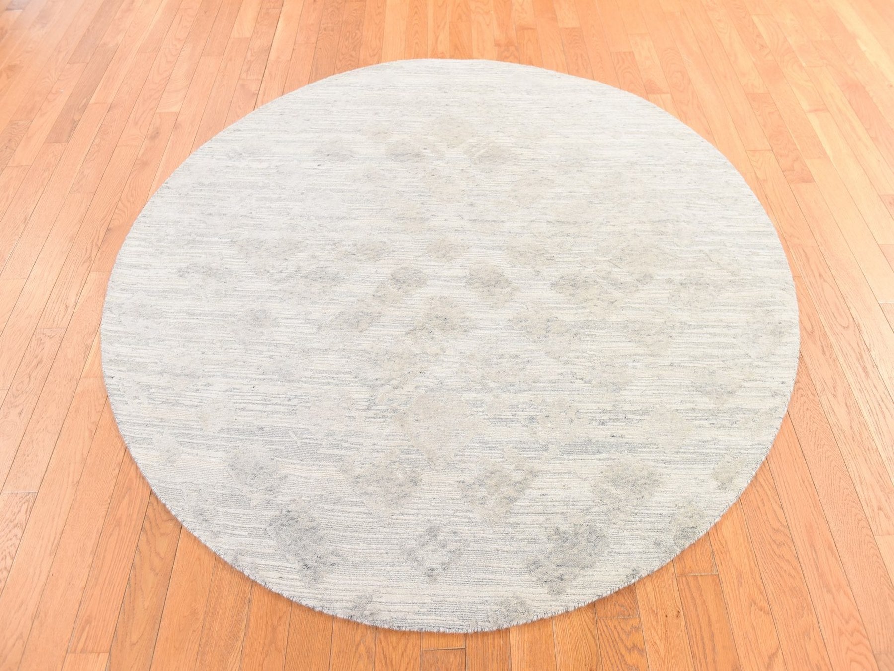 Ivory 6'0" x 6'0" Modern and Contemporary Hand knotted Wool Rug - Sku: O078695