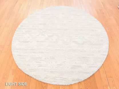 Ivory 6'0" x 6'0" Modern and Contemporary Hand knotted Wool Rug - Sku: O078695