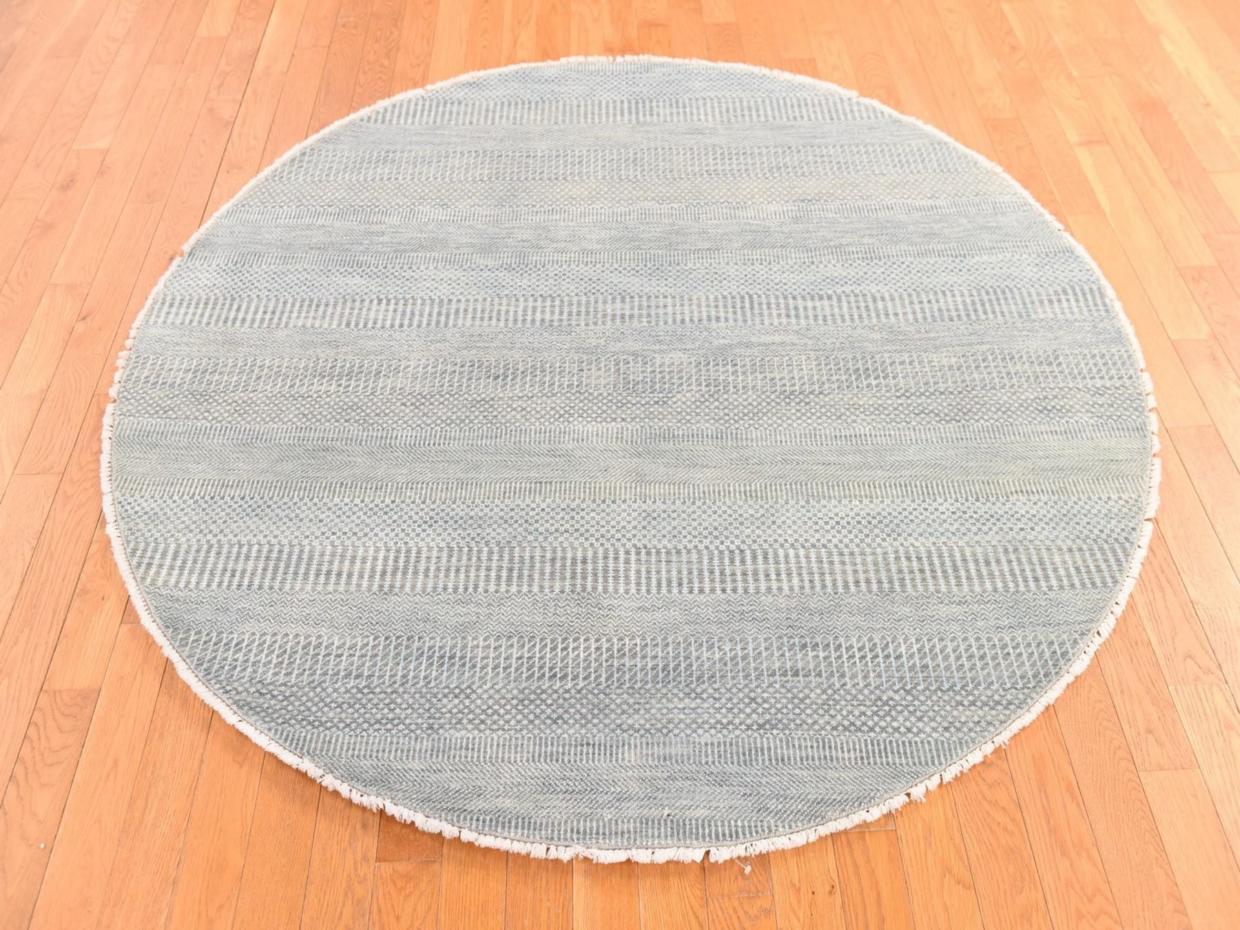 Grey 6'0" x 6'0" Modern and Contemporary Hand knotted Wool/Silk Rug - Sku: O078696