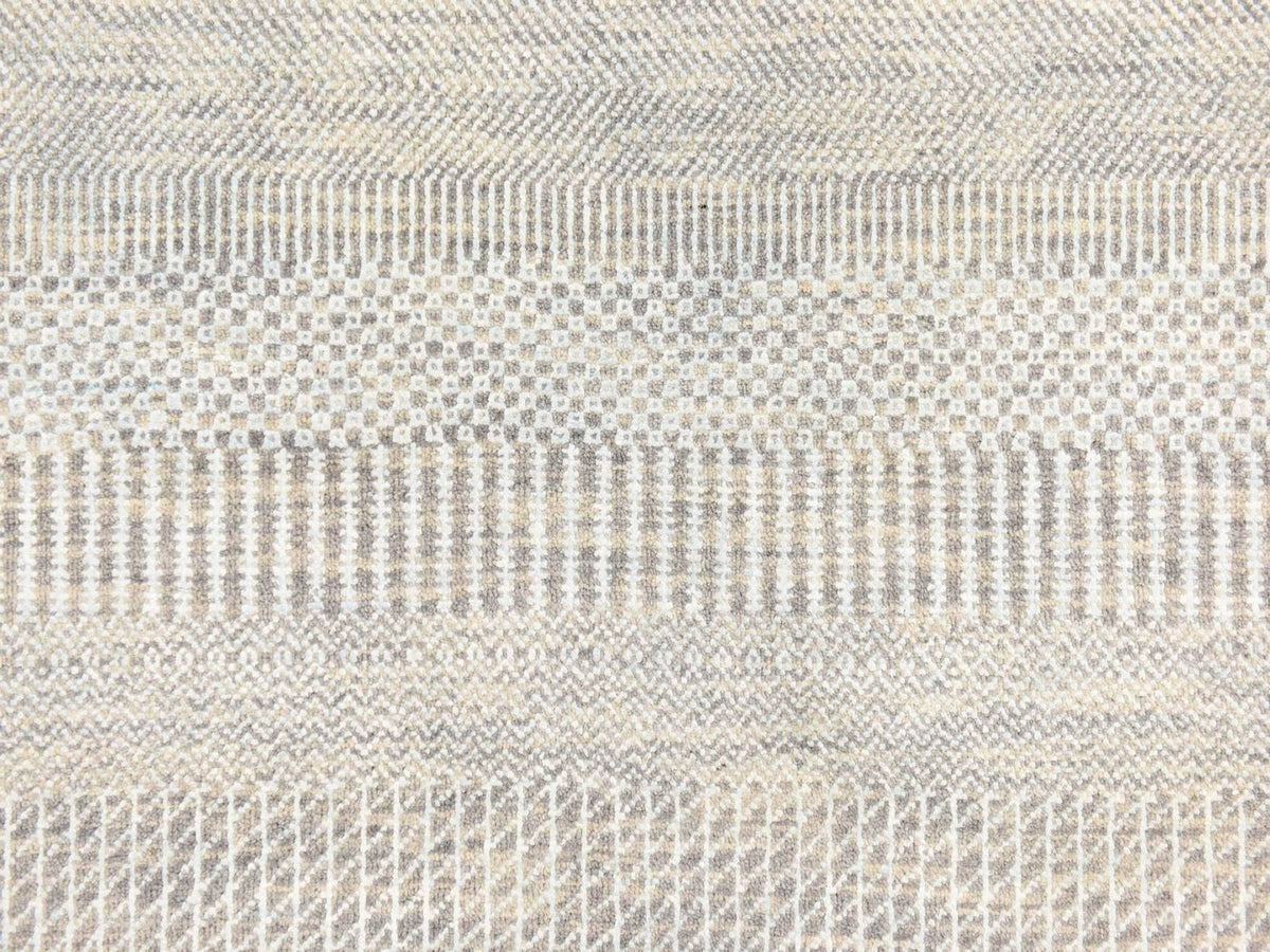 Modern / Contemporary hand-knotted wool/silk rug in Gray, 6' x 6' — SKU O078696 (view 4)
