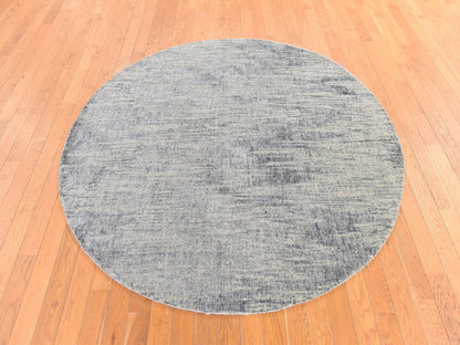 Modern / Contemporary hand-knotted wool/silk rug in Gray, 5'9" x 5'9" — SKU O078700 (view 2)