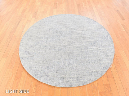 Modern / Contemporary hand-knotted wool/silk rug in Gray, 5'9" x 5'9" — SKU O078700 (view 3)
