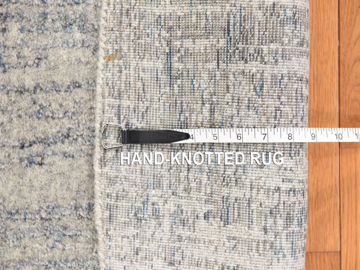 Modern / Contemporary hand-knotted wool/silk rug in Gray, 5'9" x 5'9" — SKU O078700 (view 6)