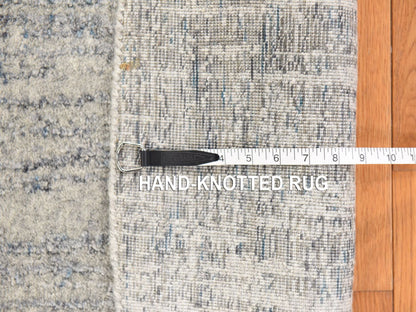 Modern / Contemporary hand-knotted wool/silk rug in Gray, 5'9" x 5'9" — SKU O078700 (view 6)