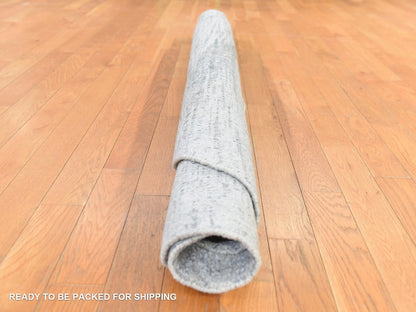 Modern / Contemporary hand-knotted wool/silk rug in Gray, 5'9" x 5'9" — SKU O078700 (view 9)