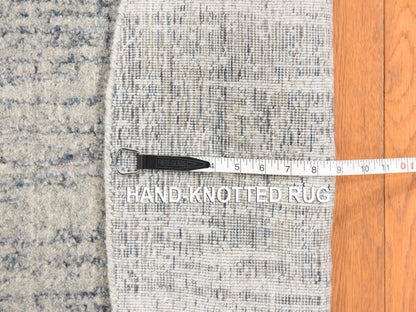 Modern / Contemporary hand-knotted wool/art silk rug in Gray, 5'9" x 5'9" — SKU O078701 (view 6)