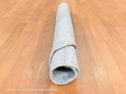 Modern / Contemporary hand-knotted wool/art silk rug in Gray, 5'9" x 5'9" — SKU O078701 (view 9)