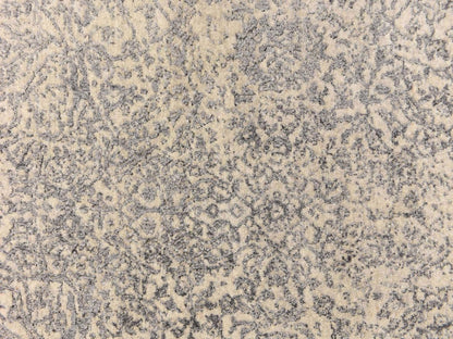 Modern / Contemporary hand-knotted wool/silk rug in Gray, 5'10" x 5'10" — SKU O078704 (view 4)