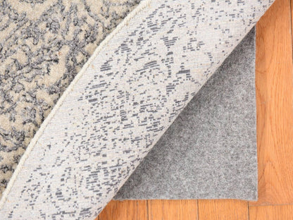 Modern / Contemporary hand-knotted wool/silk rug in Gray, 5'10" x 5'10" — SKU O078704 (view 7)