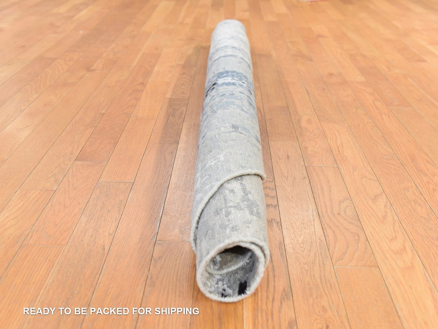 Modern / Contemporary hand-knotted wool/silk rug in Gray, 6' x 6' — SKU O078707 (view 9)
