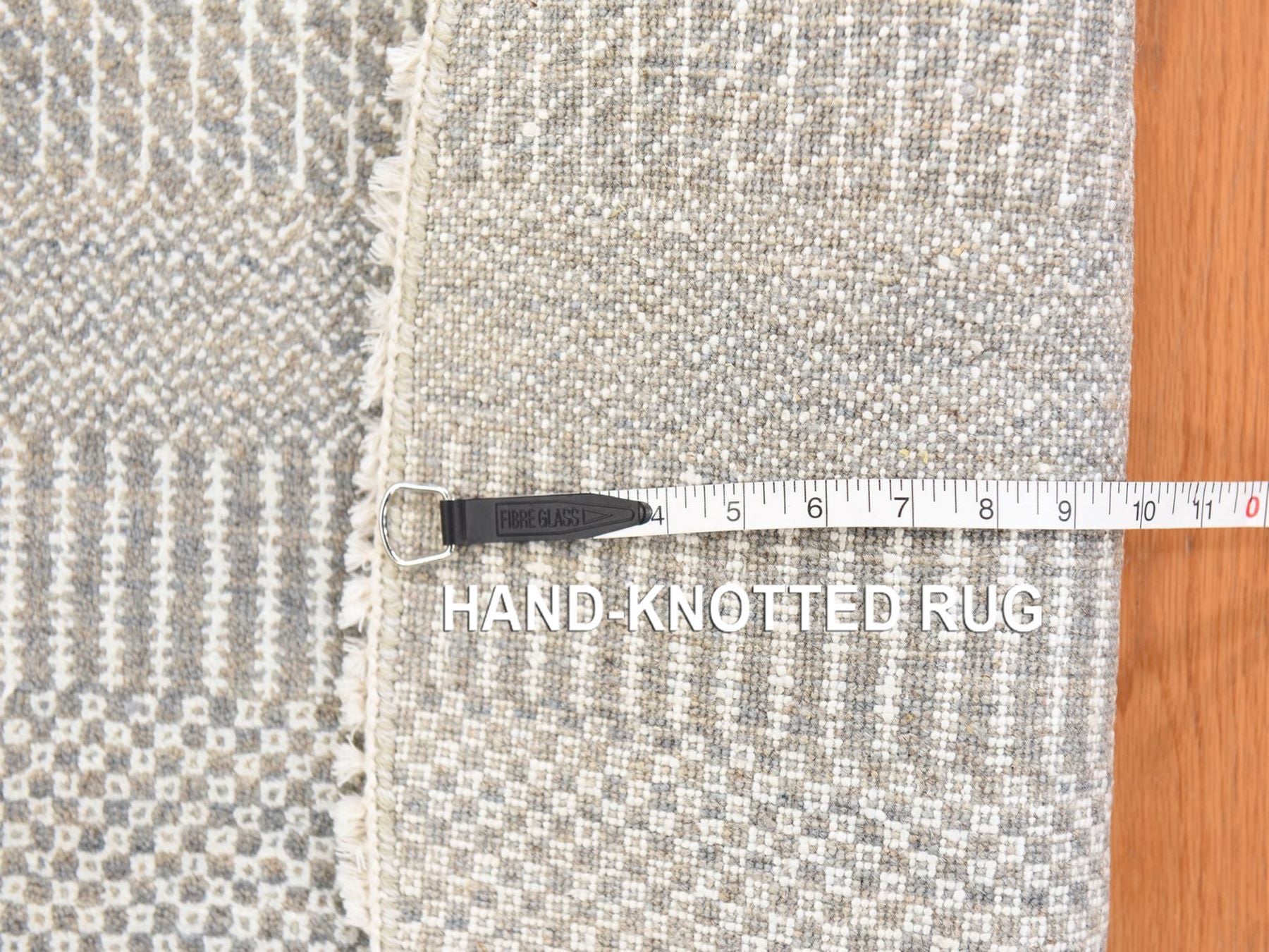 Modern / Contemporary hand-knotted wool/silk rug in Gray, 6' x 6' — SKU O078708 (view 6)
