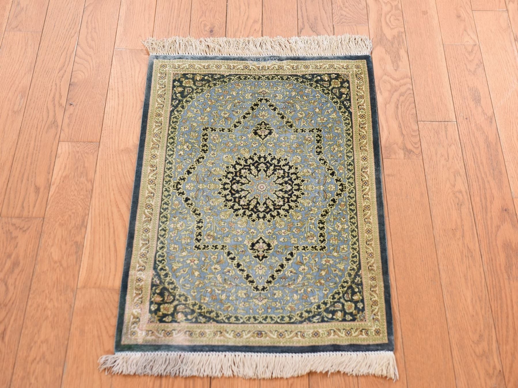 Green 1'8" x 2'4" Fine Oriental Hand knotted Silk Rug - Sku: O078716