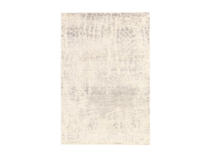 Grey 4'0" x 6'0" Modern and Contemporary Hand knotted Wool/Silk Rug - Sku: O078718