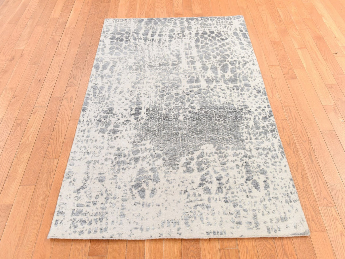 Modern / Contemporary hand-knotted wool/silk rug in Gray, 4' x 6' — SKU O078718 (view 2)