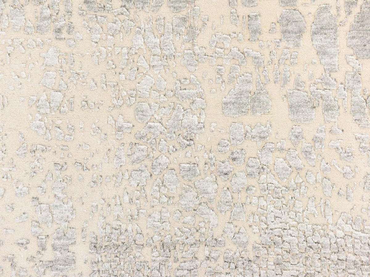 Modern / Contemporary hand-knotted wool/silk rug in Gray, 4' x 6' — SKU O078718 (view 4)