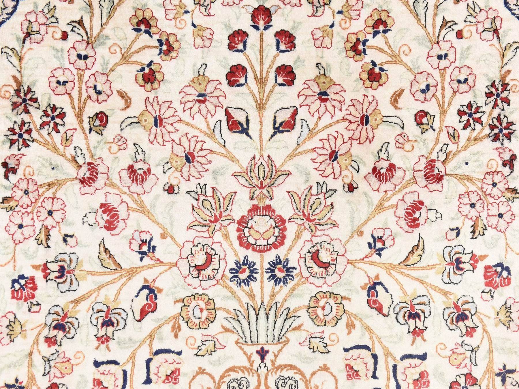 Fine Oriental hand-knotted silk rug in Ivory, 3'3" x 4'10" — SKU O078720 (view 4)