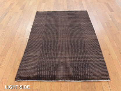 Brown 4'0" x 6'0" Modern and Contemporary Hand knotted Wool/Silk Rug - Sku: O078722