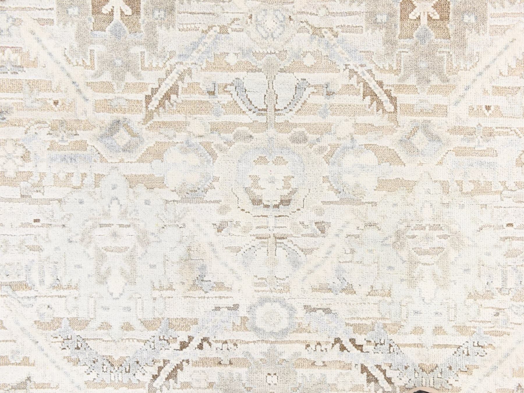 Oushak Oushak hand-knotted wool/silk rug in Ivory & Gray, 4' x 6'2" — SKU O078730 (view 4)