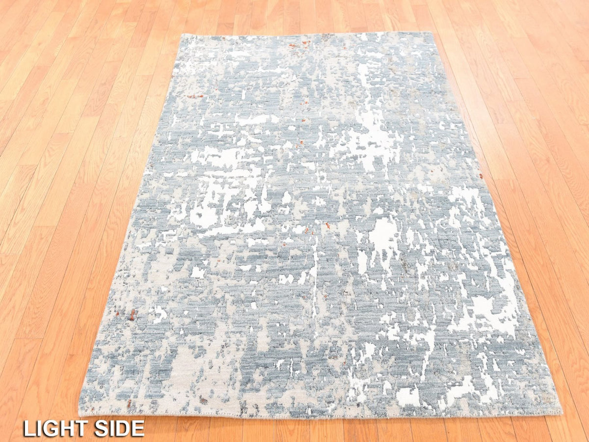Modern / Contemporary hand-knotted wool/silk rug in Gray, 4' x 6' — SKU O078732 (view 3)