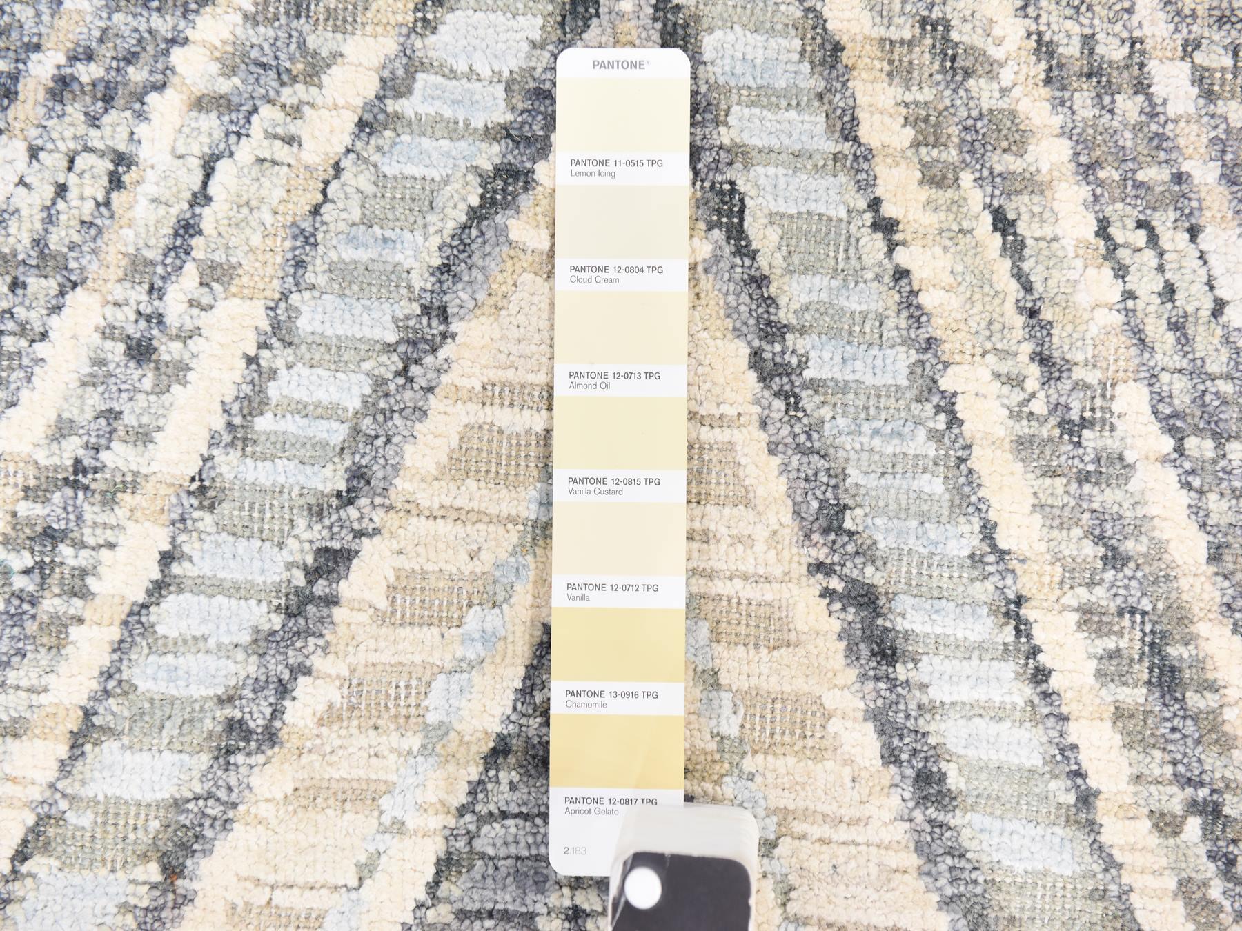 Modern / Contemporary hand-knotted wool/silk rug in Gray, 8'9" x 12'2" — SKU O078736 (view 6)