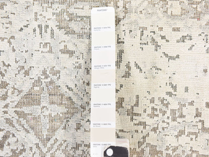 Modern / Contemporary hand-knotted wool/silk rug in Ivory, 8'10" x 12' — SKU O078737 (view 6)