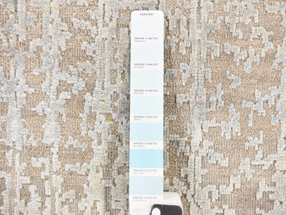 Modern / Contemporary hand-knotted wool/silk rug in Gray, 9' x 12'5" — SKU O078738 (view 6)