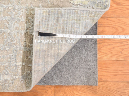 Modern / Contemporary hand-knotted wool/silk rug in Gray, 9' x 12'5" — SKU O078738 (view 7)