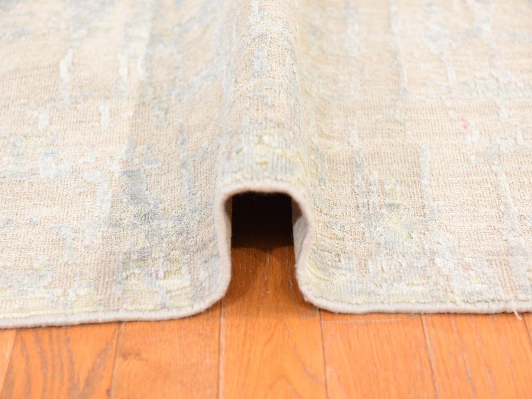 Modern / Contemporary hand-knotted wool/silk rug in Gray, 9' x 12'5" — SKU O078738 (view 9)