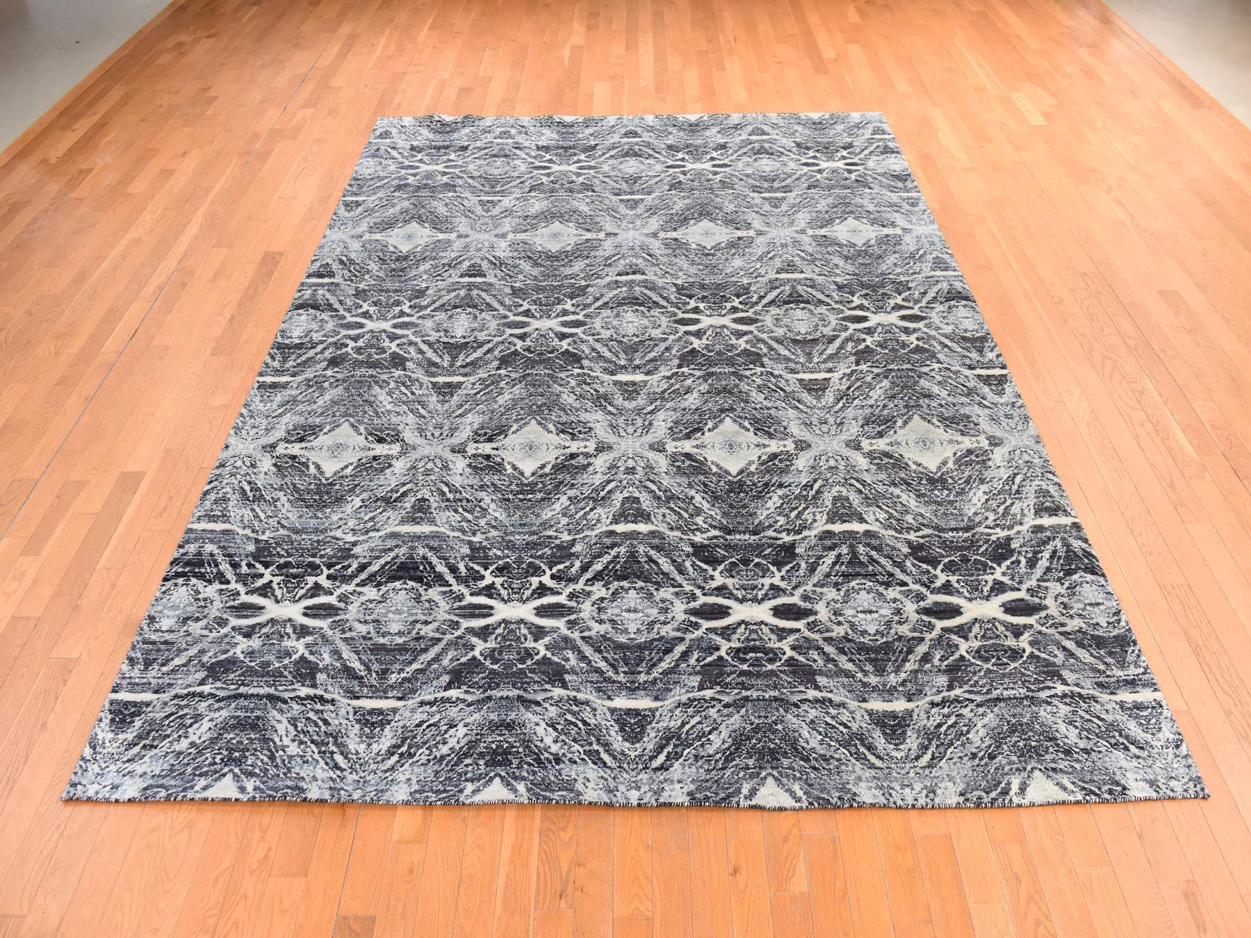 Modern / Contemporary hand-knotted silk rug in Black, 8'8" x 12'1" — SKU O078739 (view 2)